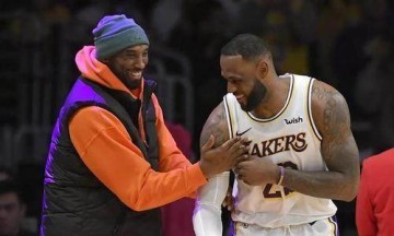 开云官方网站-詹姆斯：时间会治愈一切 科比的传奇是永恒的